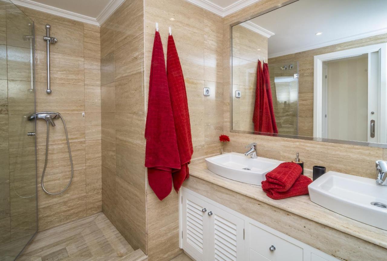 Hb - Comfortable Beachfront Holiday Apartment Estepona Exterior foto