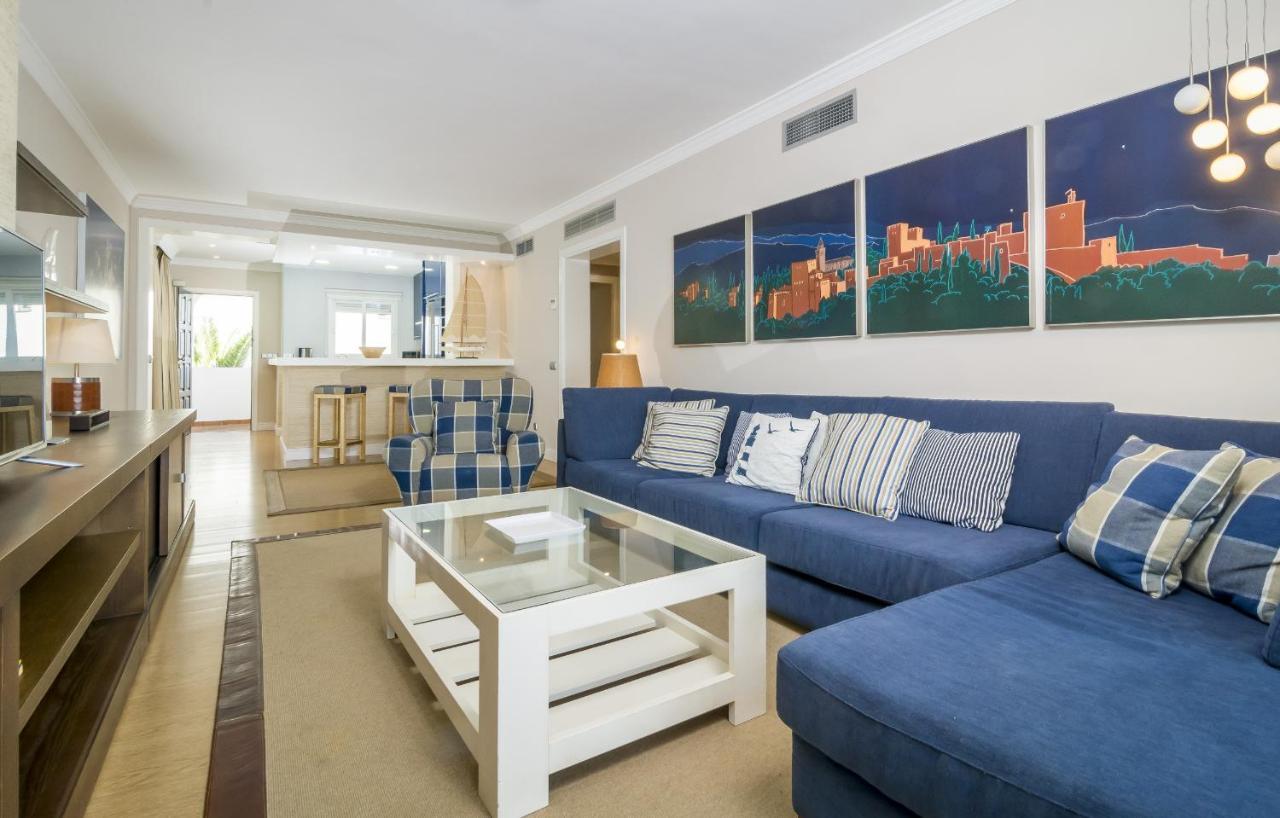 Hb - Comfortable Beachfront Holiday Apartment Estepona Exterior foto