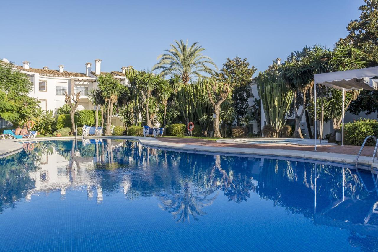 Hb - Comfortable Beachfront Holiday Apartment Estepona Exterior foto